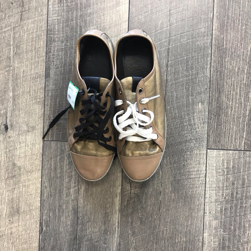 GOLD SNEAKERS