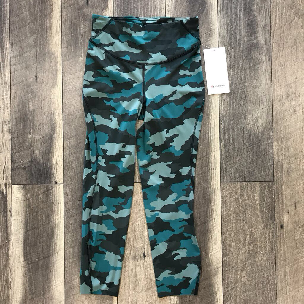 GREEN CAMO BASE PACE CROP-NWT