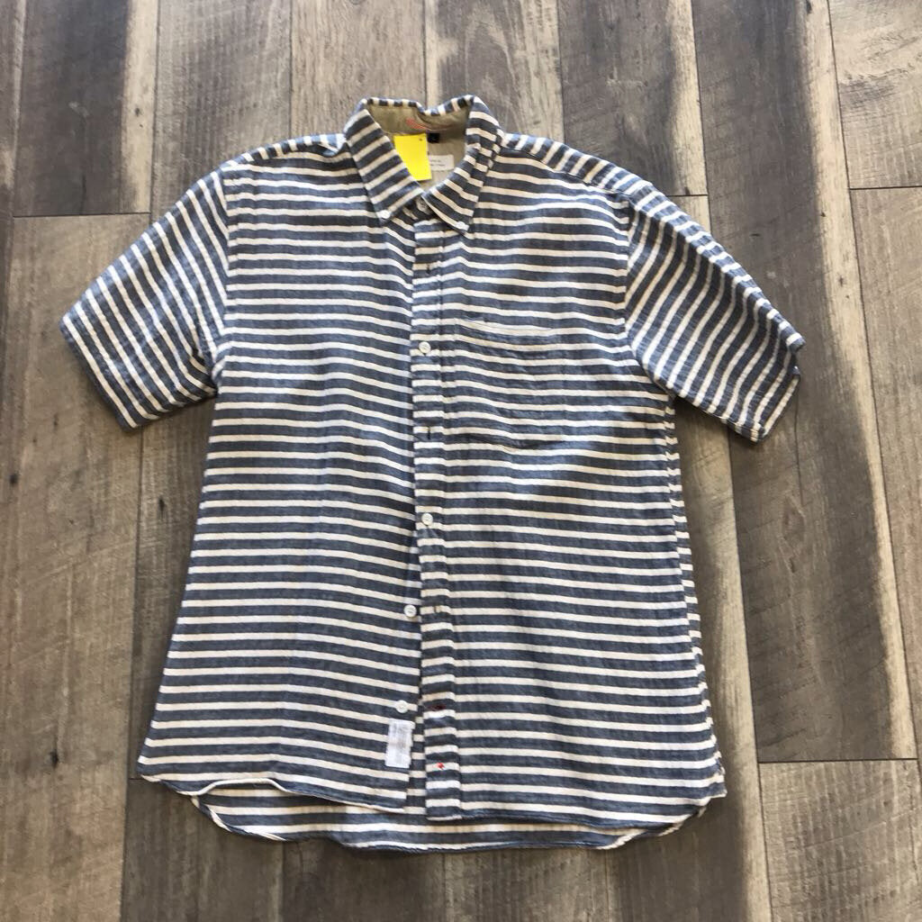 CHAMBRAY STRIPED SS BUTTON UP