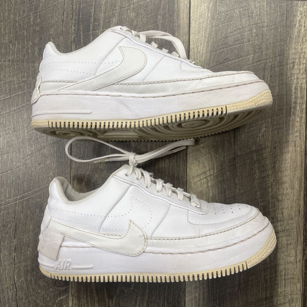 WHITE SNEAKERS