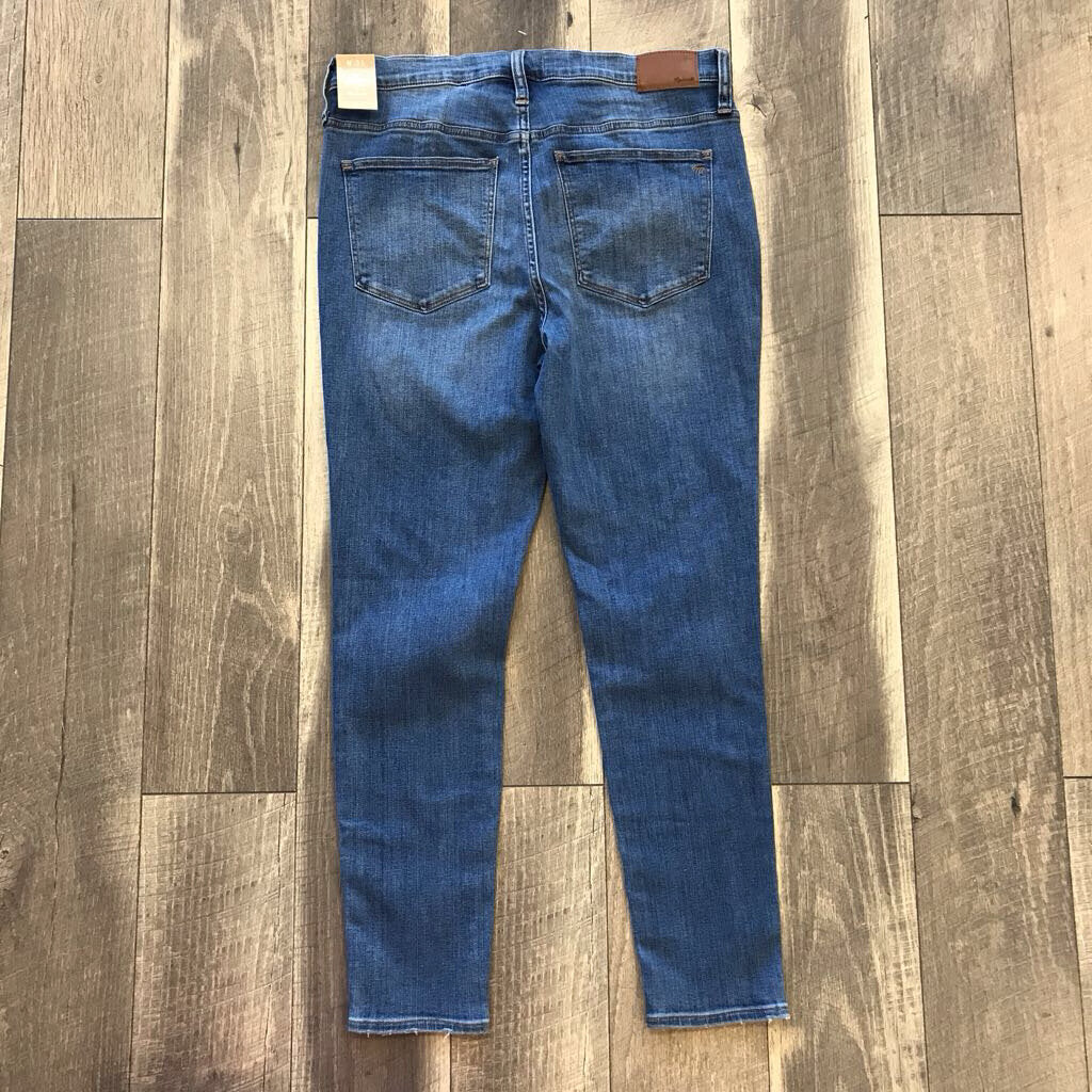 HIGH RISE SKINNY JEANS NWT