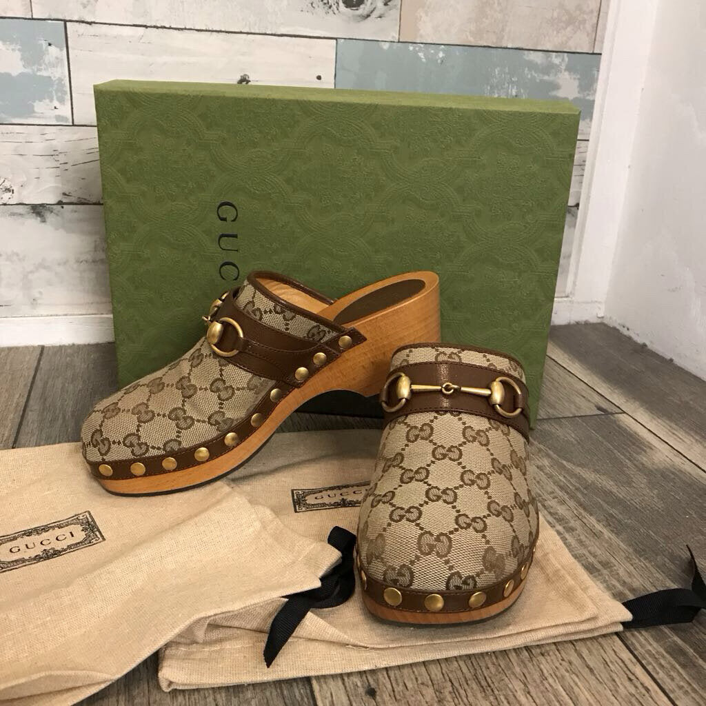 AUTHENTIC SIGNATURE HORSE BIT CLOGS-NEW