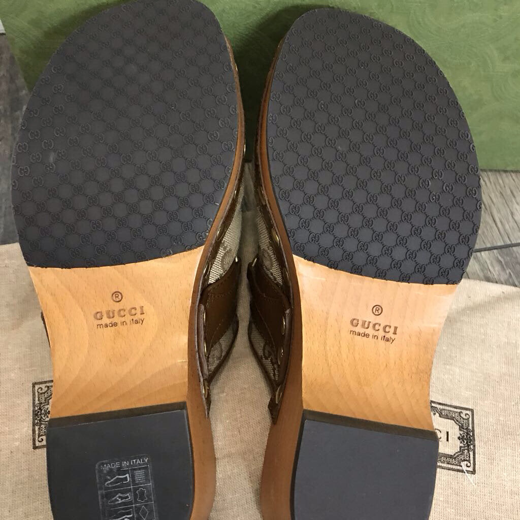 AUTHENTIC SIGNATURE HORSE BIT CLOGS-NEW