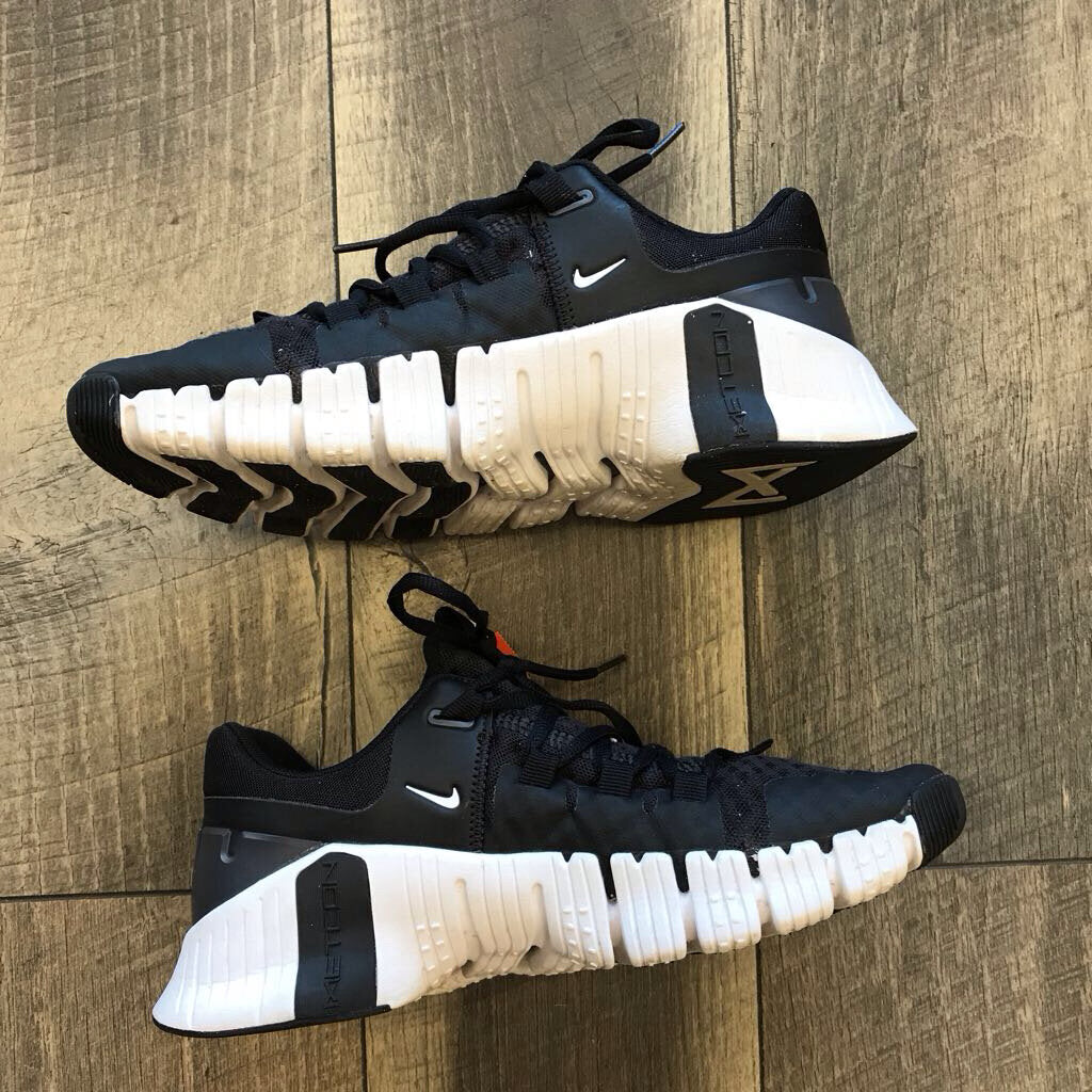 BLK METCON 5 SNEAKER