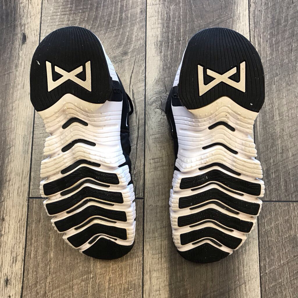 BLK METCON 5 SNEAKER