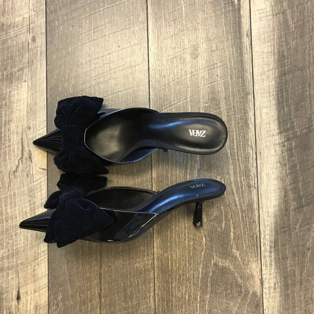 BLK VELVET BOW MULES