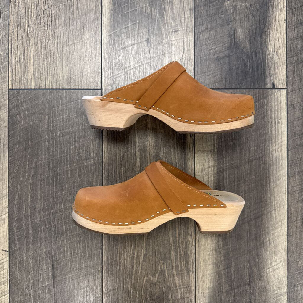 CAMEL CLOG