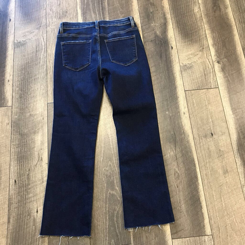 DARK WASH FRAYED HEM JEAN