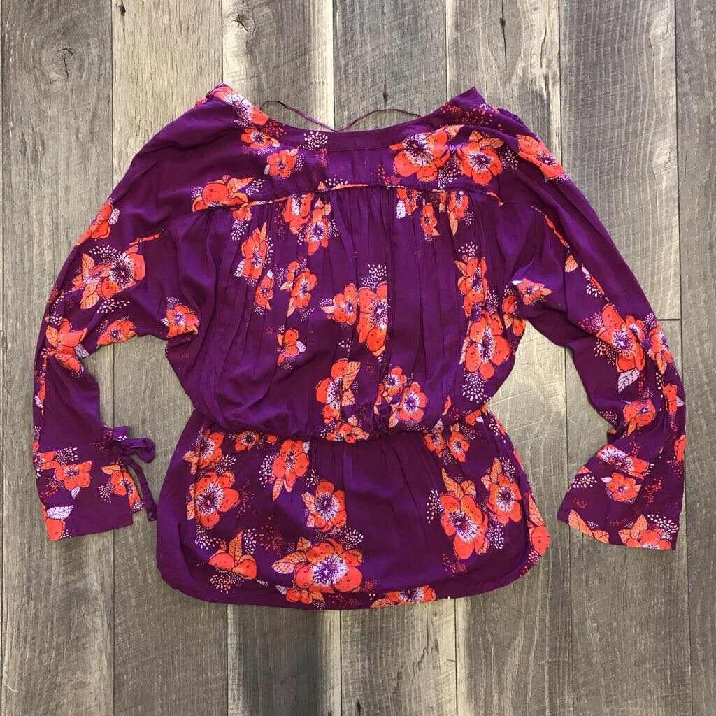 MAGENTA FLORAL PEPLUM TOP