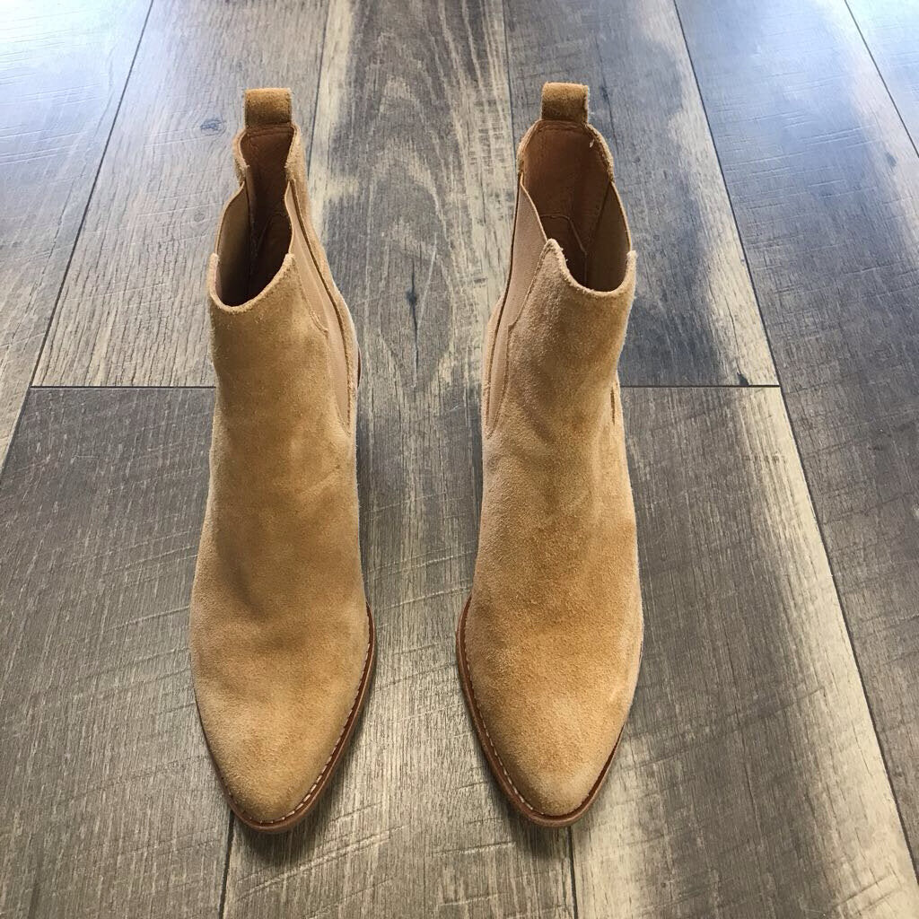 CAMEL ANKLE BOOT