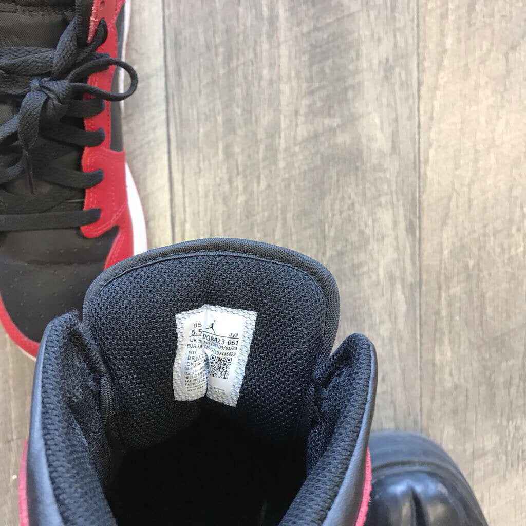 RED RETRO MID GYM AIR JORDAN