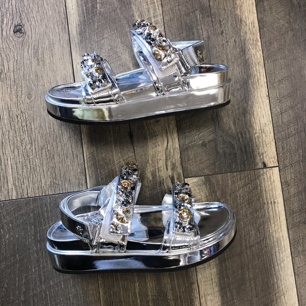 SILVER KIRA SPORT SANDAL- NEW