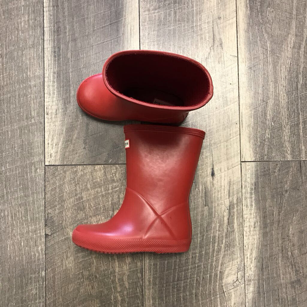 RED RAIN BOOT