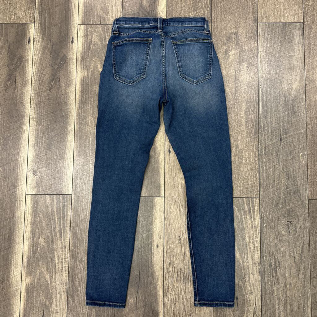 STRAIGHT WASH DENIM