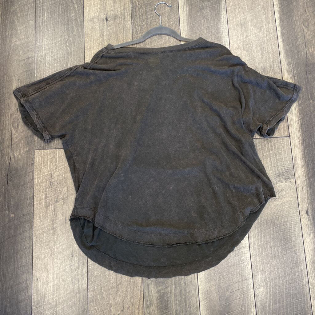 VINTAGE GREY TEE-NWT