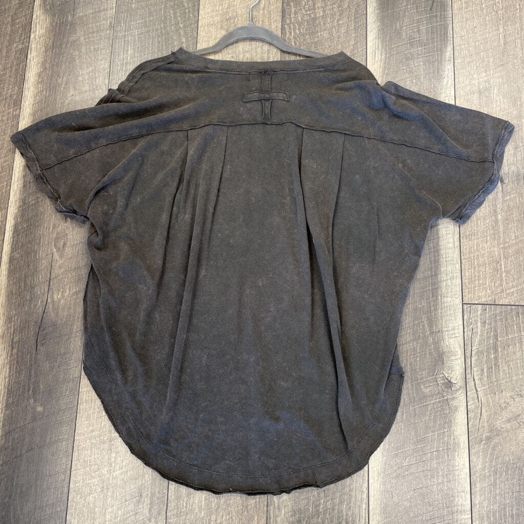 VINTAGE GREY TEE-NWT