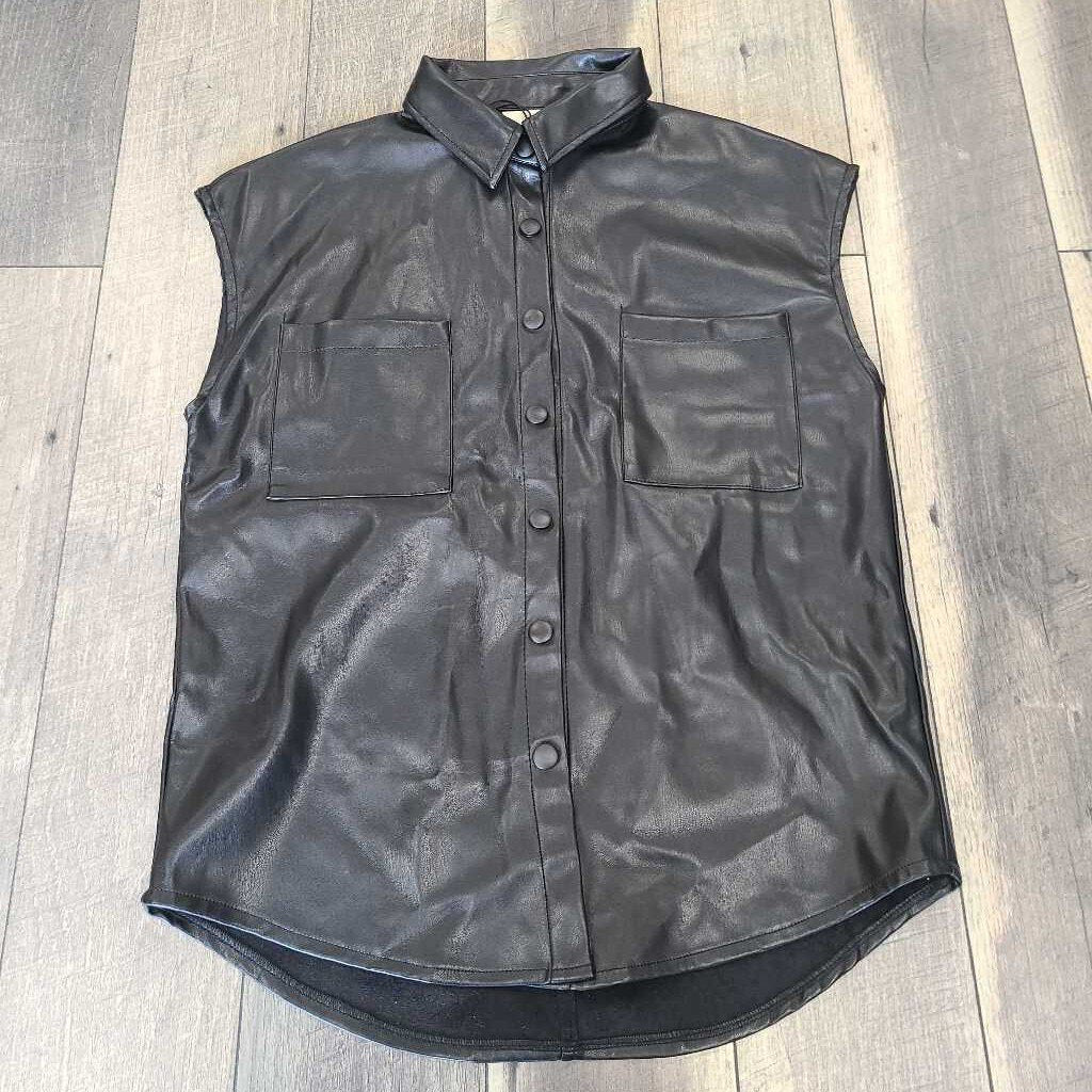 BLK PLEATHER VEST-NWT