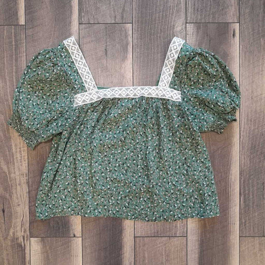 GREEN FLORAL SQUARE NECK S/S