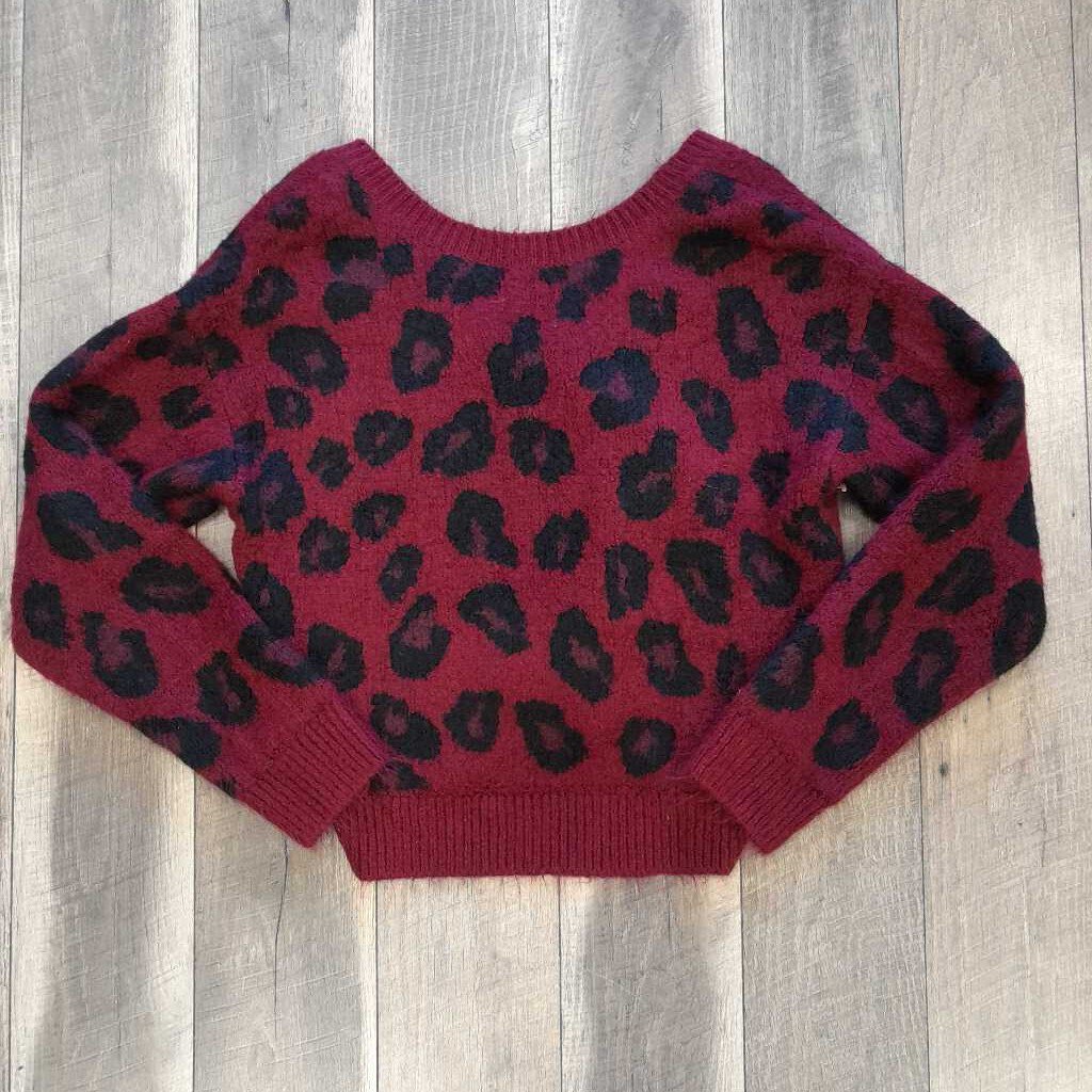 DRK RED V-BACK SWEATER