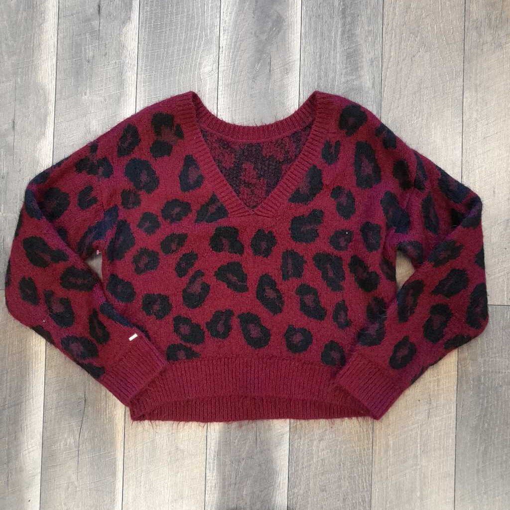 DRK RED V-BACK SWEATER