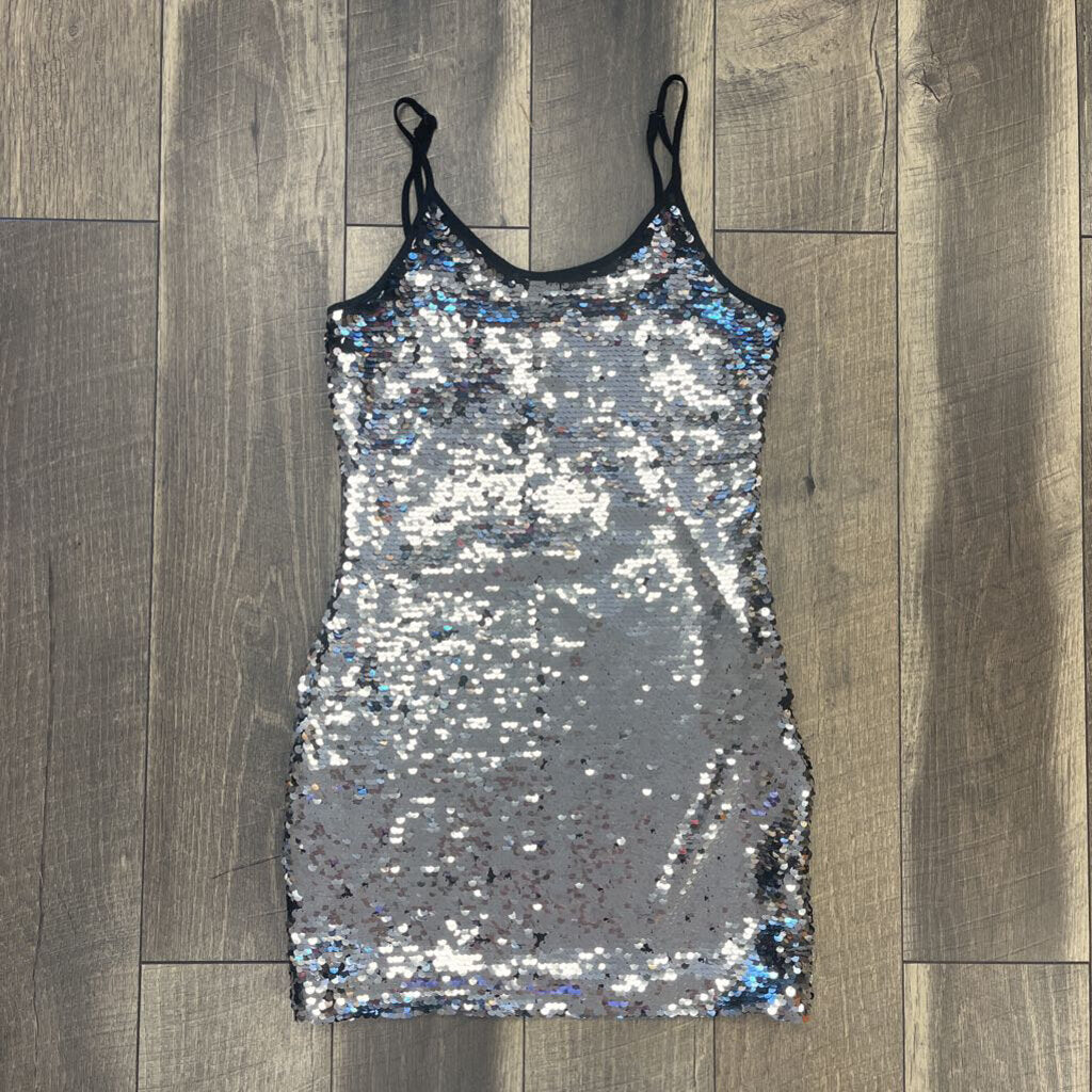 SILVER/BLK SEQUIN DRESS