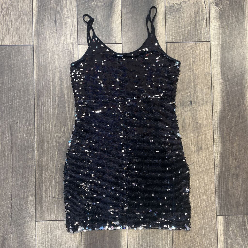 SILVER/BLK SEQUIN DRESS