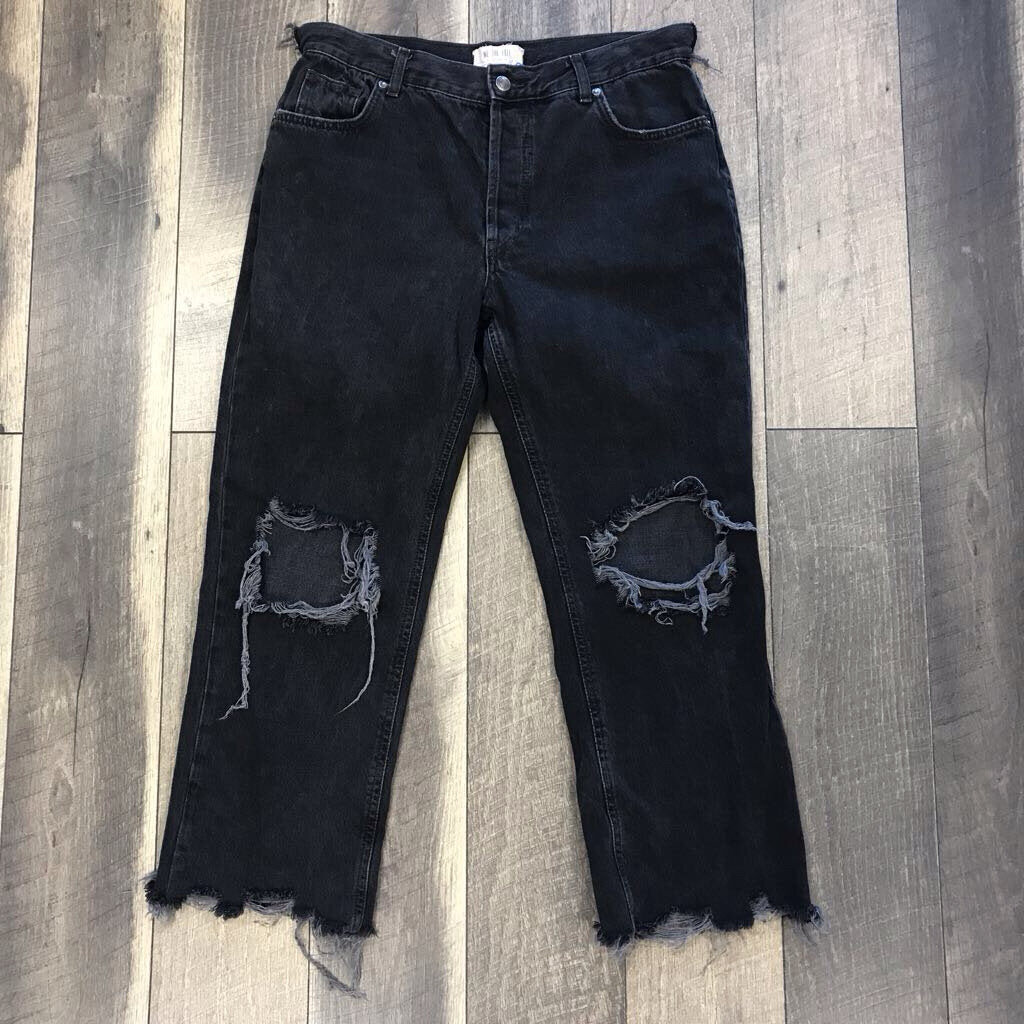 BLK DISTRESSED DENIM