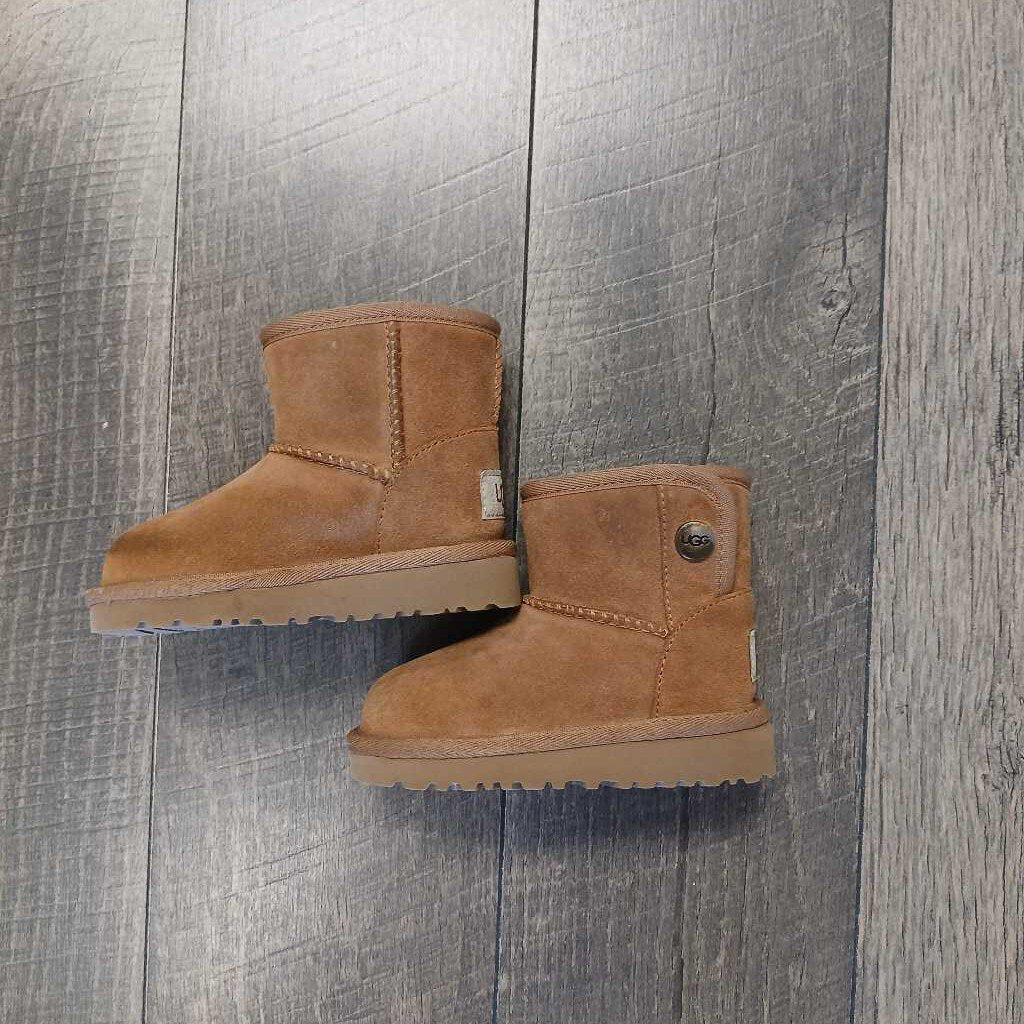 CHESTNUT BOOTS