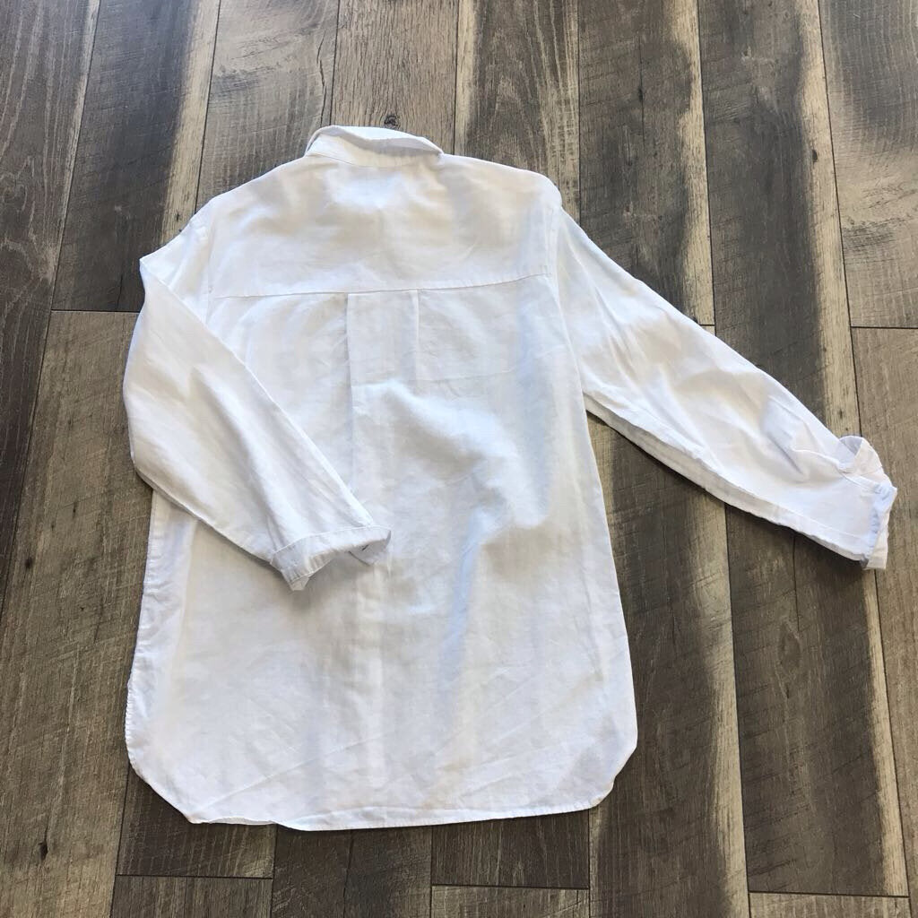 WHITE LINEN BUTTON UP
