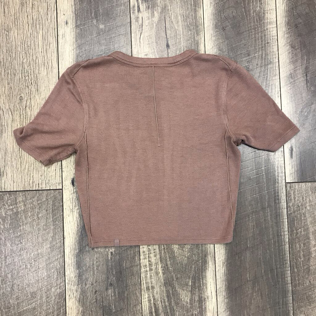 LT BROWN CROP RIBBED S/S T