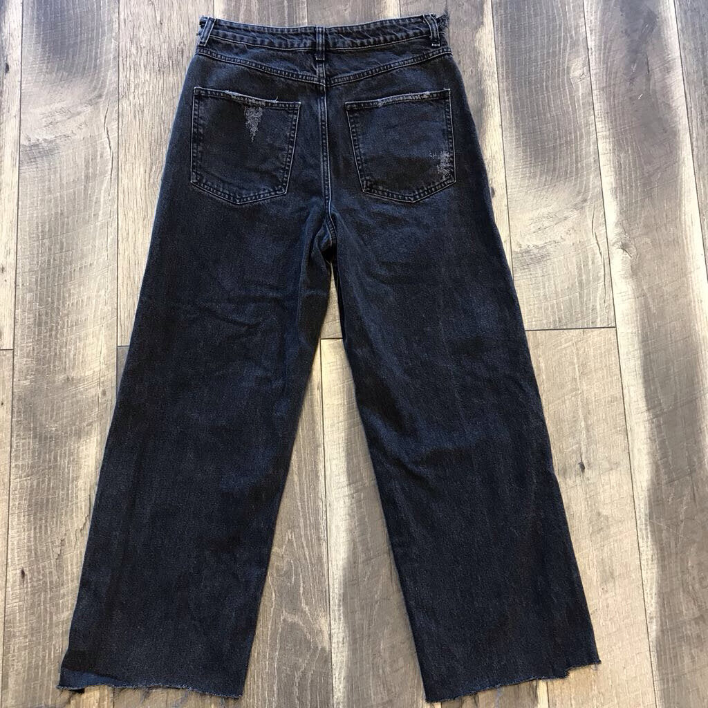 BLK DISTRESSED JEANS