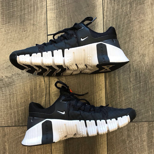 BLK METCON 5 SNEAKER