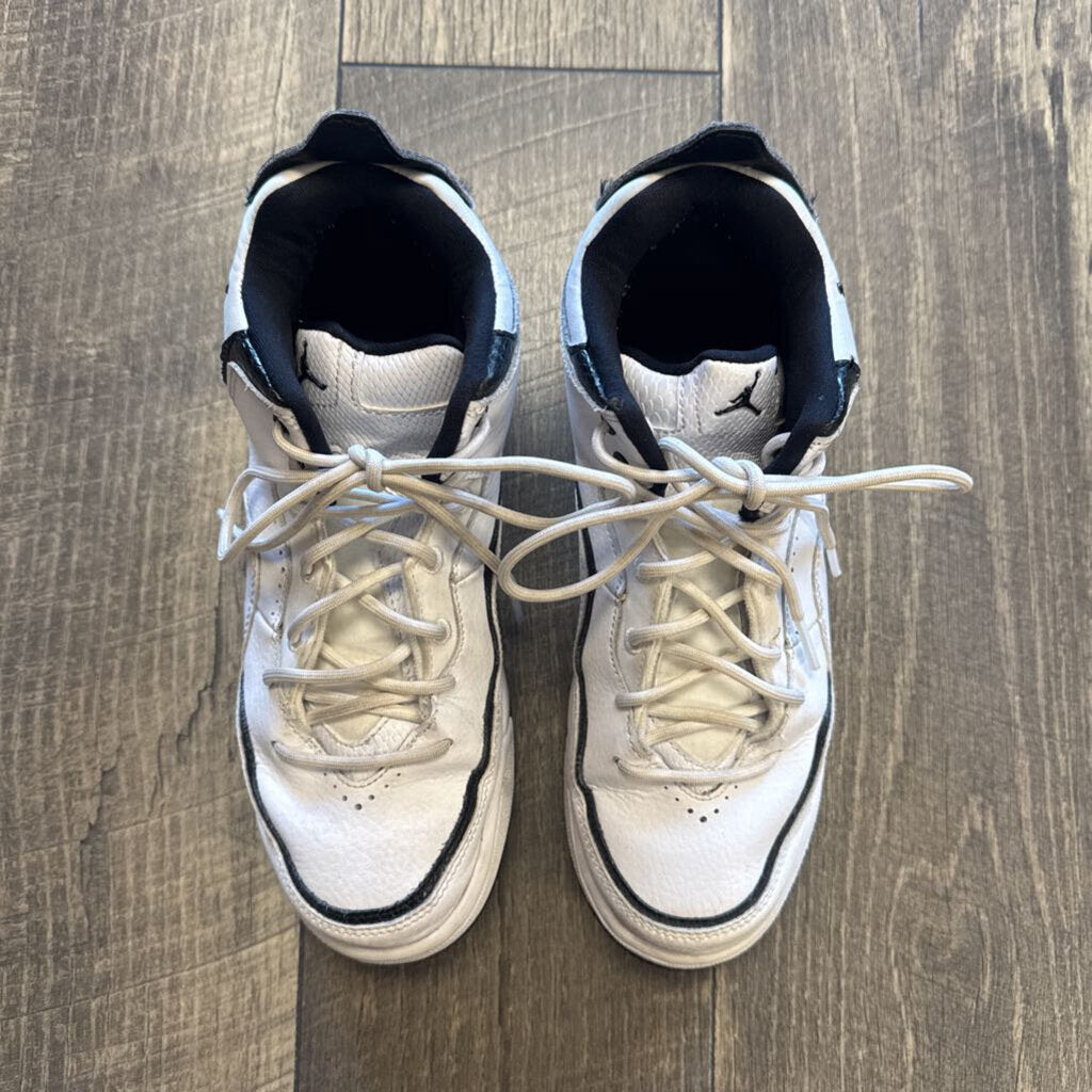 AIR JORDAN 3 RETRO "FEAR' SNEAKERS