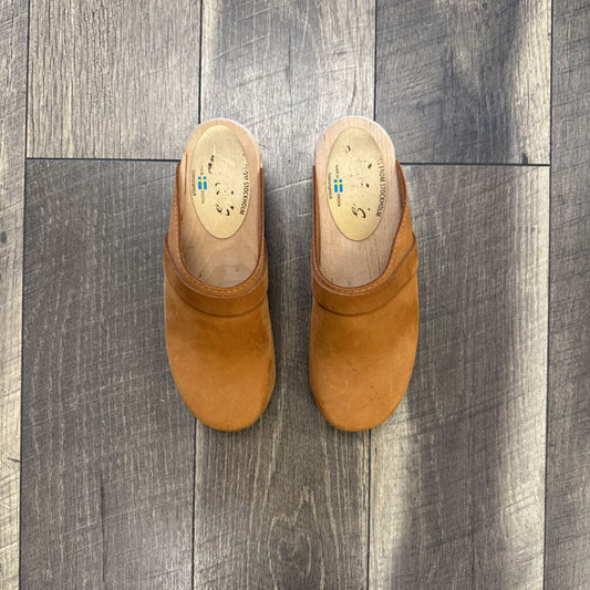 CAMEL CLOG