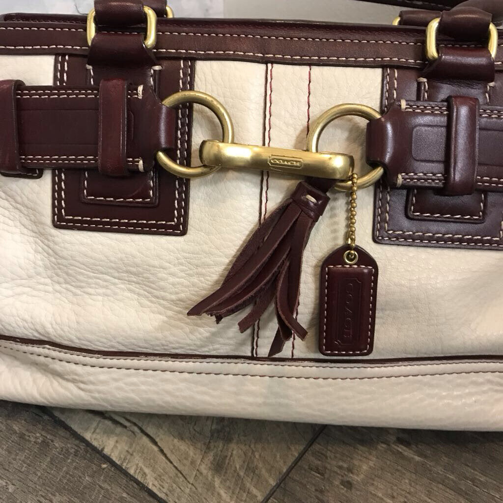 CREAM PEBBLED HAMPTONS PURSE