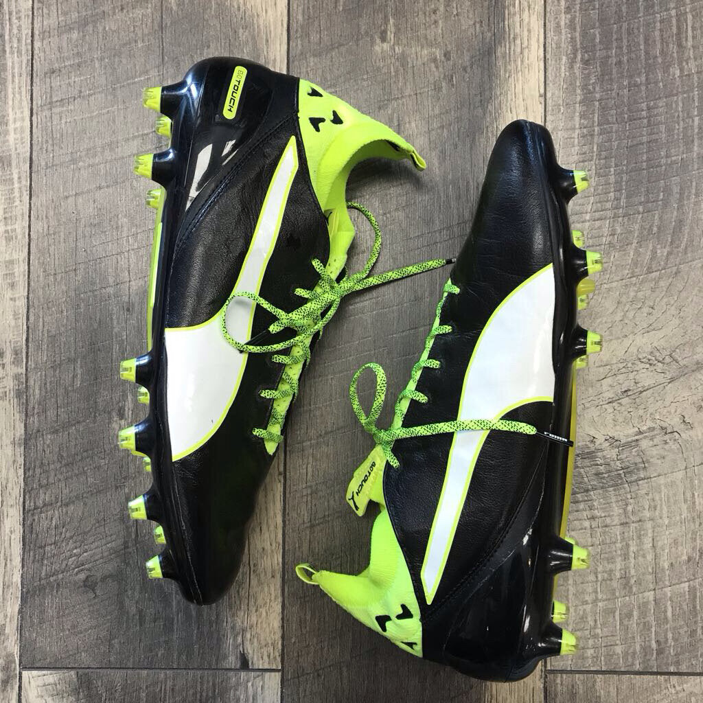 BLK NEON CLEAT