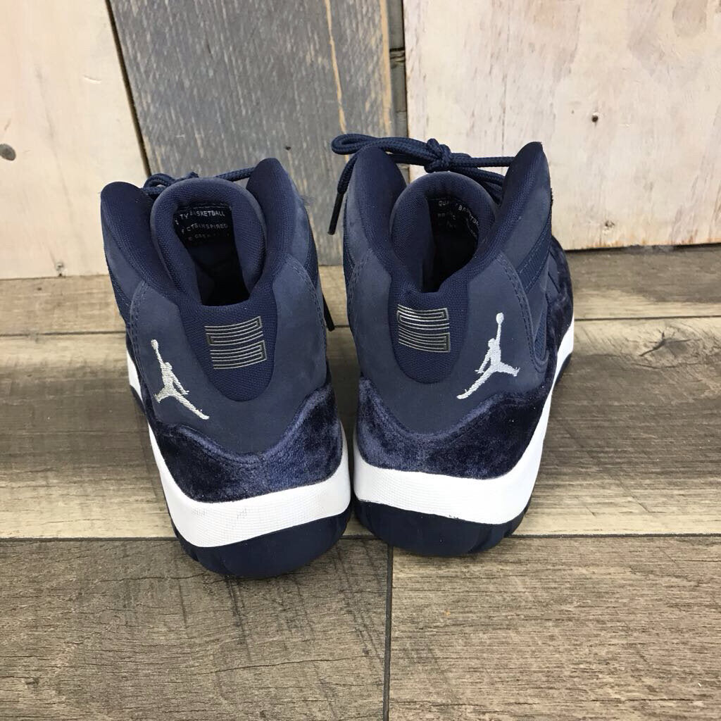 MIDNIGHT NAVY VELVET HI TOP SNEAKER
