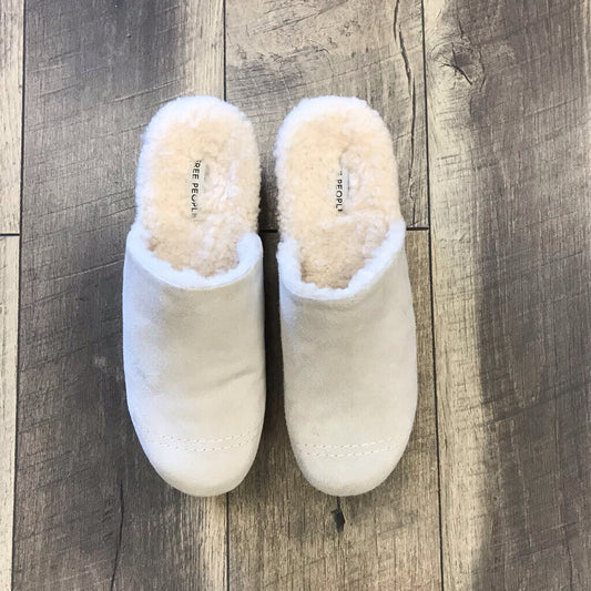 OAK DUST BUNNY SUEDE CLOG