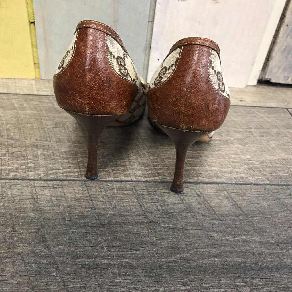 SIGNATURE BAMBOO HORSE BIT PUMPS