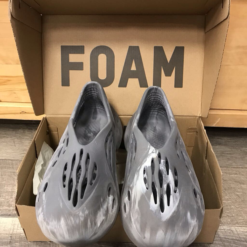 YEEZY FOAM RUNNER "MX GRANITE"