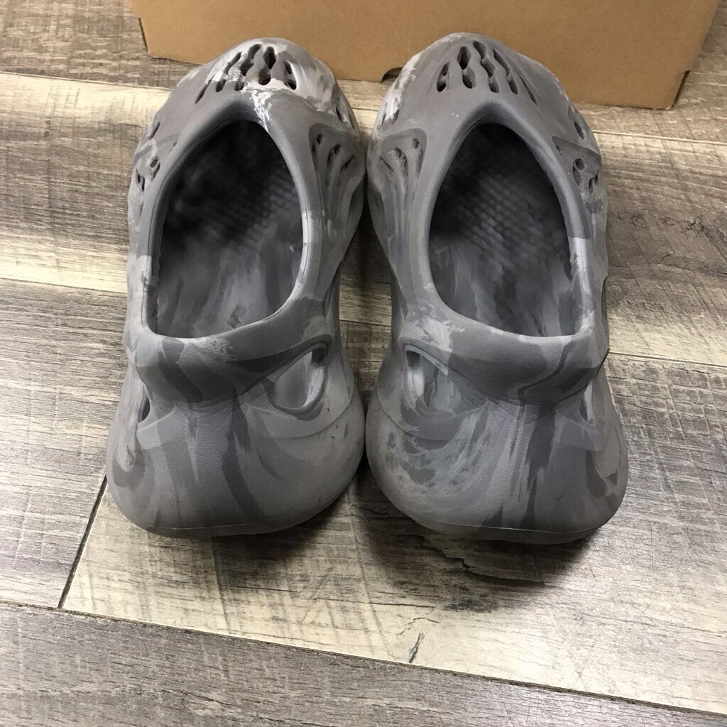 YEEZY FOAM RUNNER "MX GRANITE"