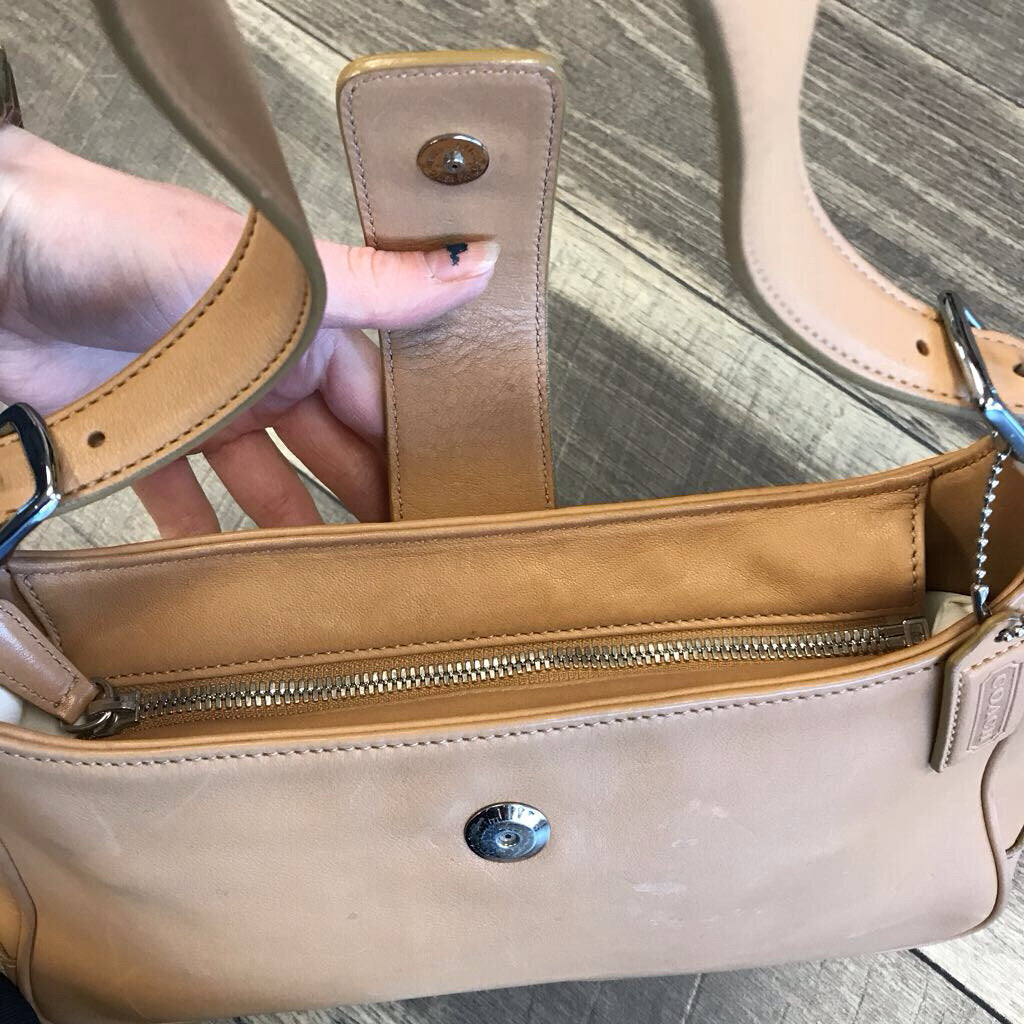 CAMEL LEATHER VINTAGE PURSE-AS IS