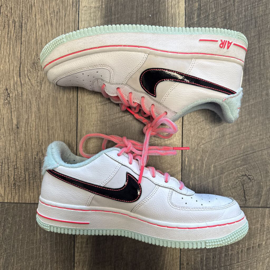 WHITE ATOMIC PINK SNEAKER