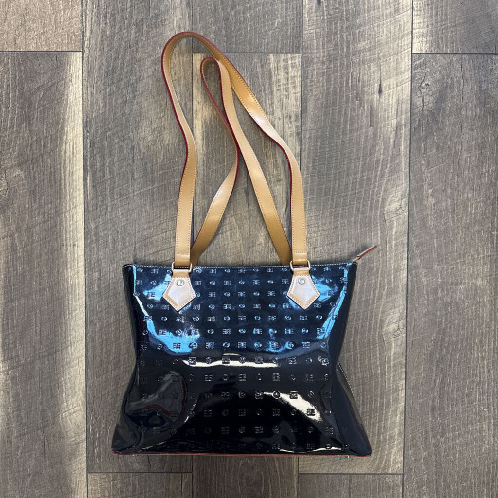 BLK PATENT LEATHER PURSE