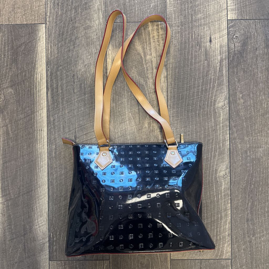 BLK PATENT LEATHER PURSE