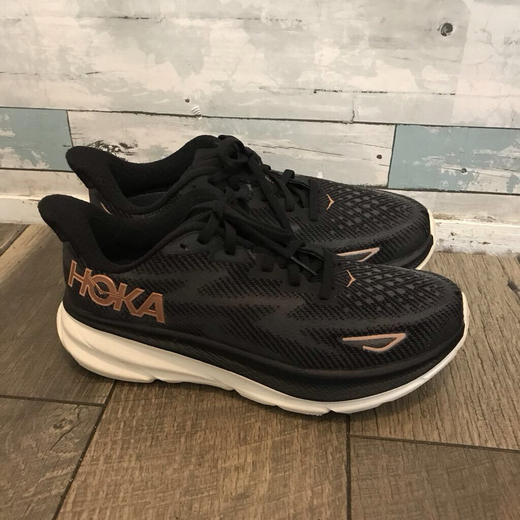 BLK CLIFTON 9 SNEAKERS