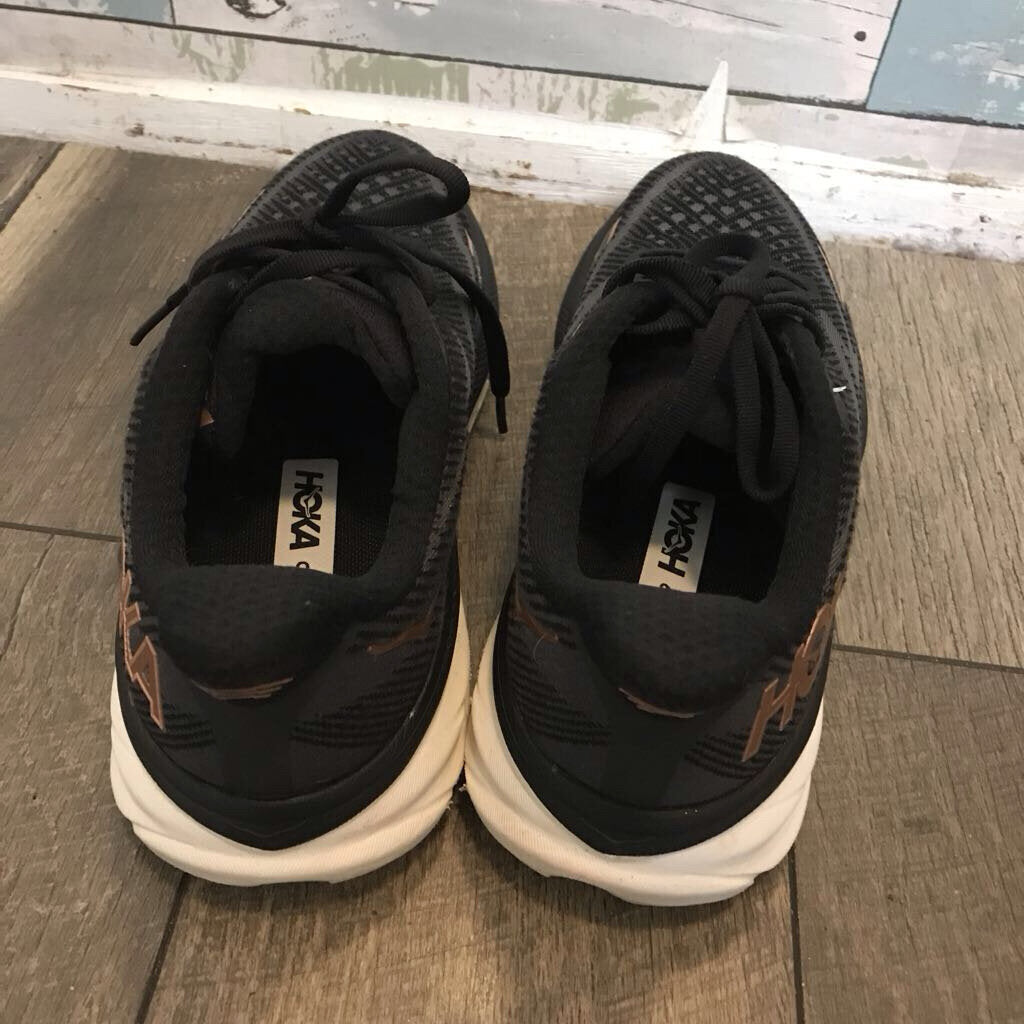 BLK CLIFTON 9 SNEAKERS