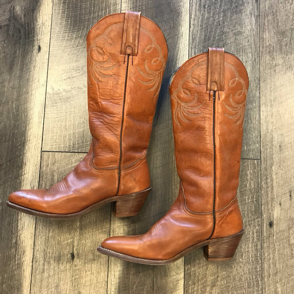VINTAGE COGNAC TRAIL BOSS COWBOY BOOTS