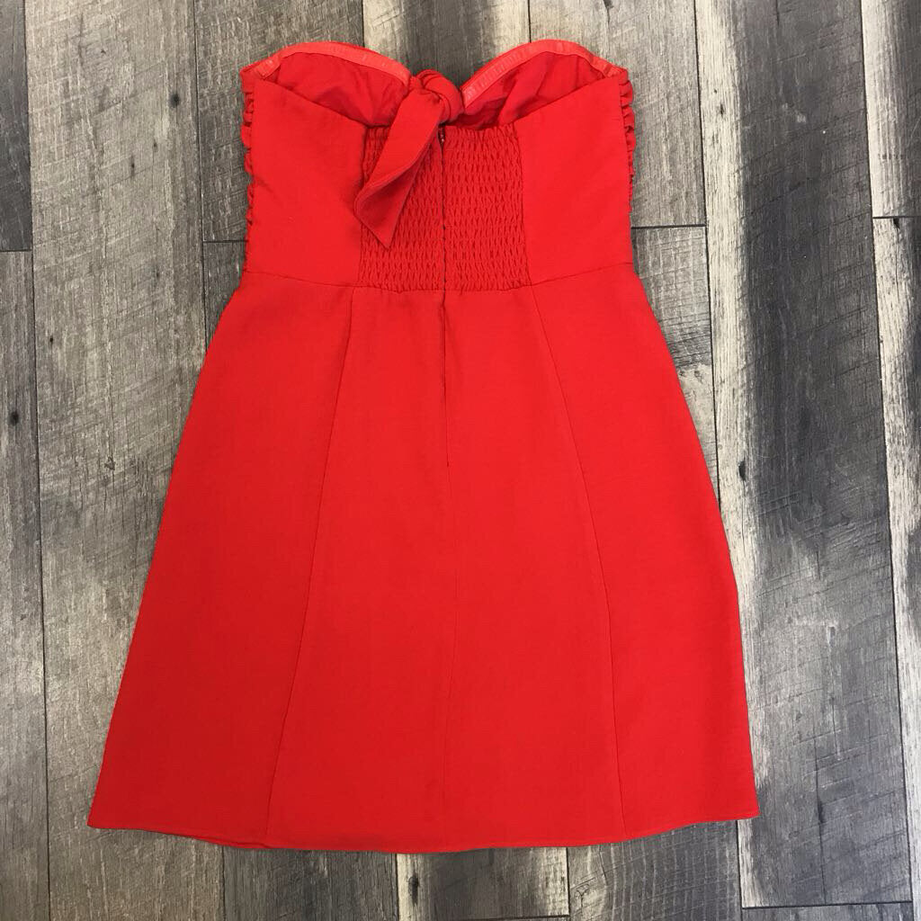 RED STRAPLESS KNOT DRESS