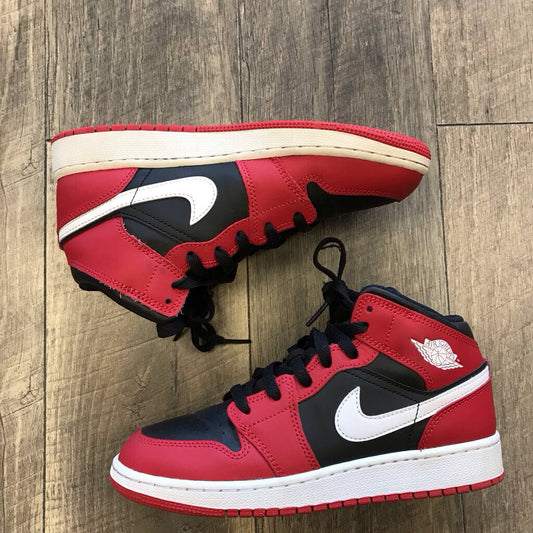RED RETRO MID GYM AIR JORDAN
